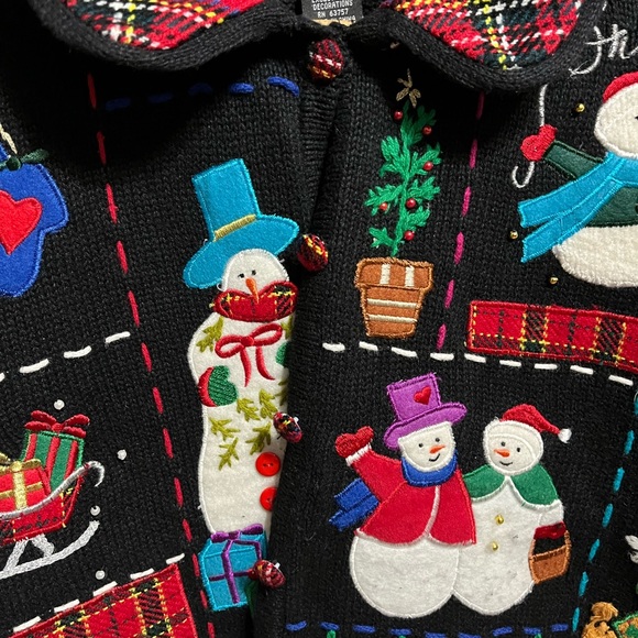 Designer Original Studio Christmas black sweater, size medium, smoke free - Picture 4 of 7